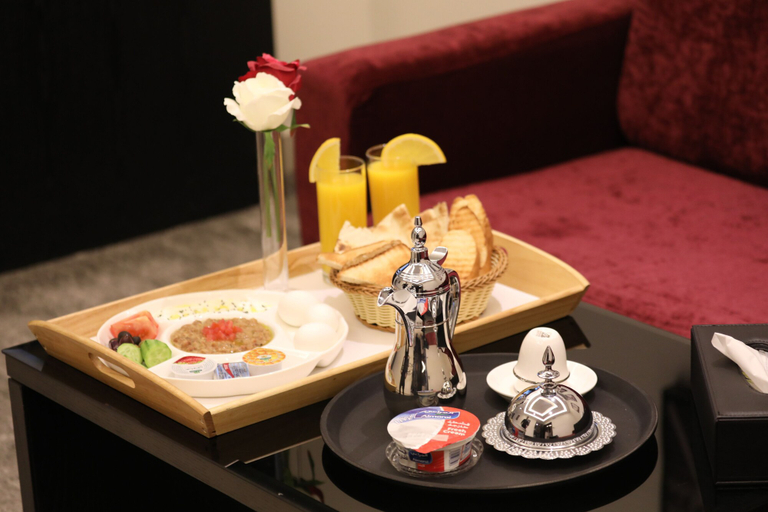 Food & Drinks 5, South Hotel Suites