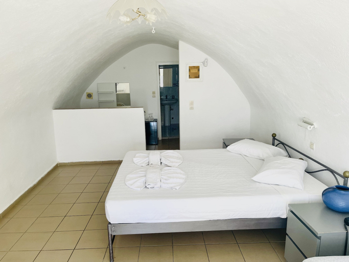 Bedroom 2, Loucas On The Cliff, South Aegean