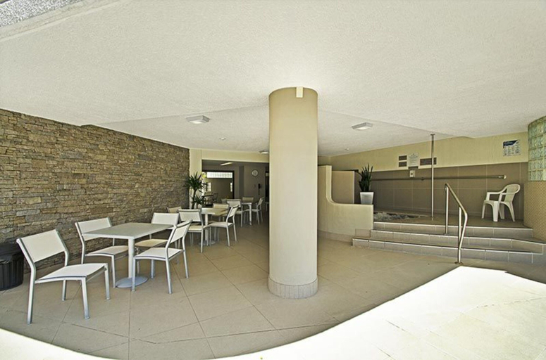 Food & Drinks, Chateau Royale Beach Resort Maroochydore, Maroochy - Maroochydore