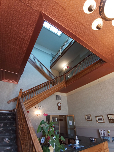 Others 1, Hotel Bedford, Huron