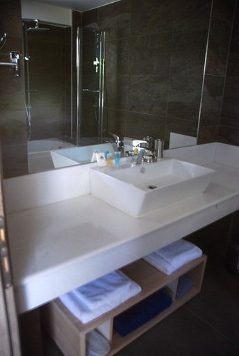 Bathroom 4, Samothraki Beach Apartments and Suites Hotel, East Macedonia and Thrace