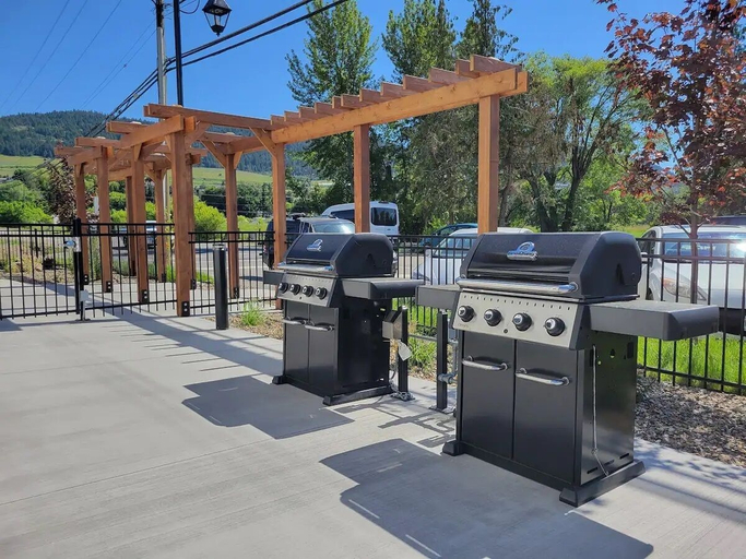 Food & Drinks, Romantic Lakeside Studio Suite, North Okanagan