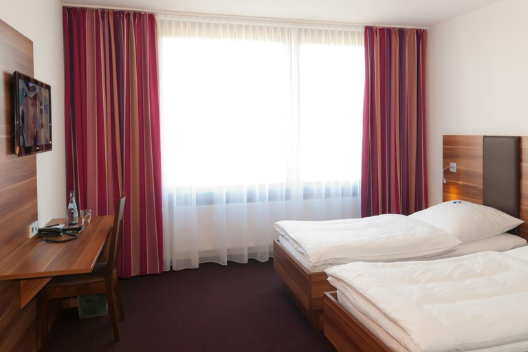 Bedroom 3, Hotel Sentio, Neu-Ulm