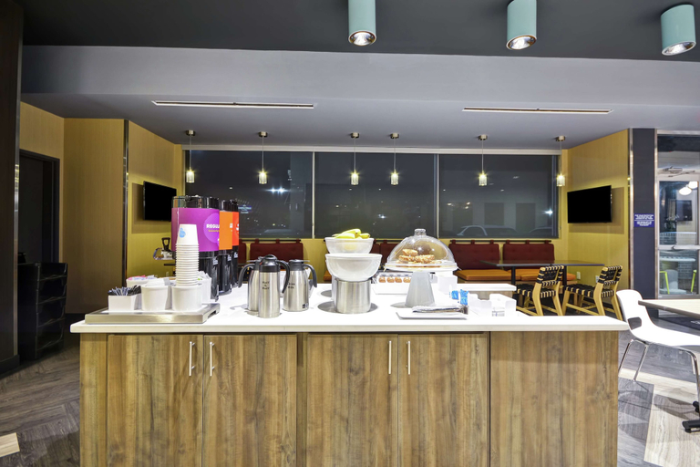Food & Drinks 5, Tru by Hilton Sumter, Sumter