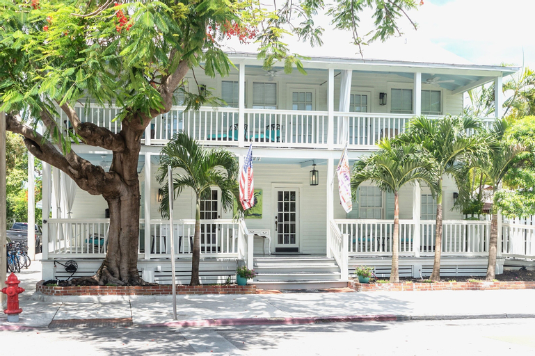 The Porch on Frances Inn, Monroe