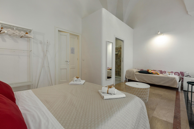 Bedroom 4, 3141 B&b Incentro Comfort Suite - Central Suite by Barbarhouse, Lecce