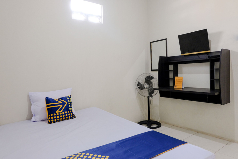 Bedroom 1, SPOT ON 2723 Gatsu Kost, Nganjuk