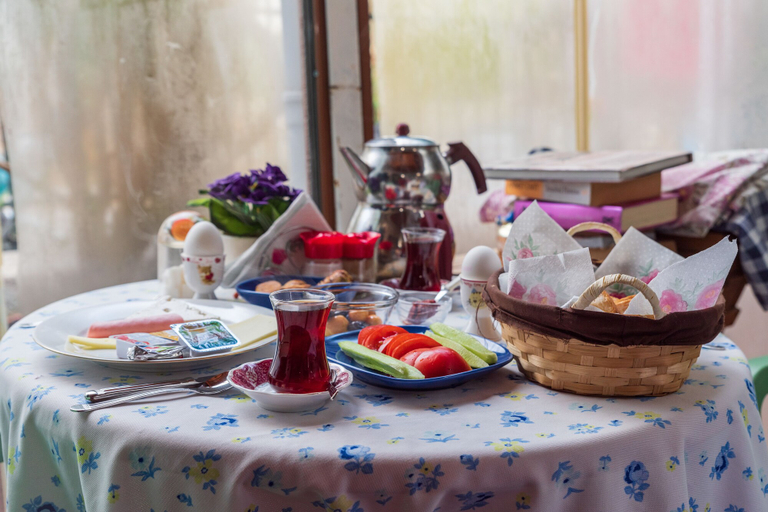 Food & Drinks, Orhan Kutbay'in Evi Turyolu Cafe Pansiyon, Adalar