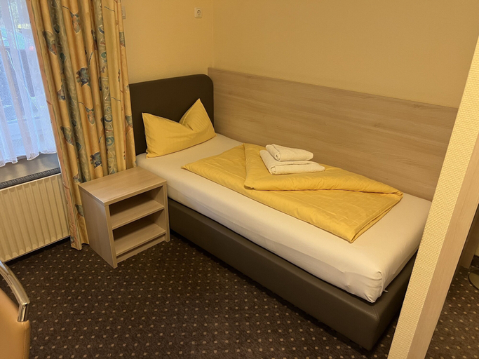 Bedroom 4, M&M Hotel - Seevetal, Harburg