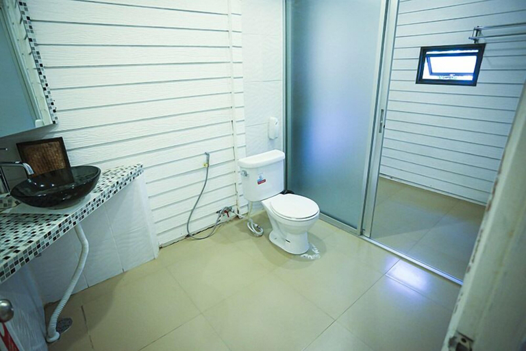 Bathroom 5, Phalaburi Resort by dreamhouse, Ban Chang