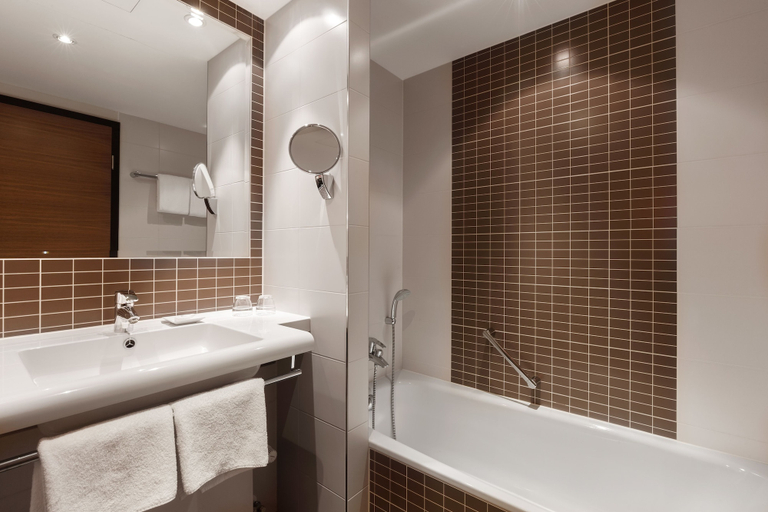 Bathroom 4, Best Western Hotel Bamberg, Bamberg