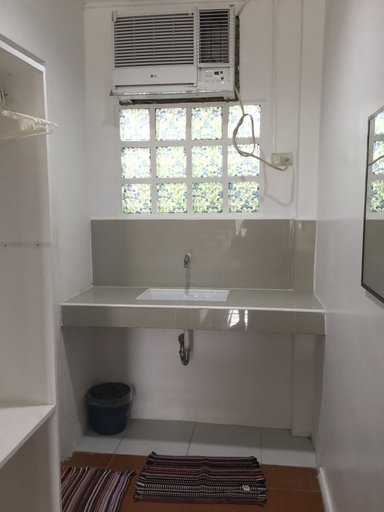 Bathroom 3, Rob and Fred's Resort, Malay