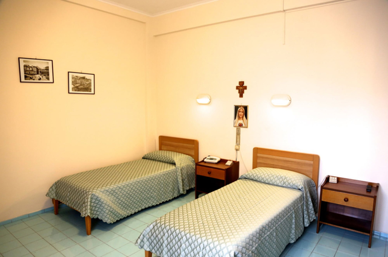 Bedroom 4, Istituto Piccole Ancelle di Cristo Re, Roma