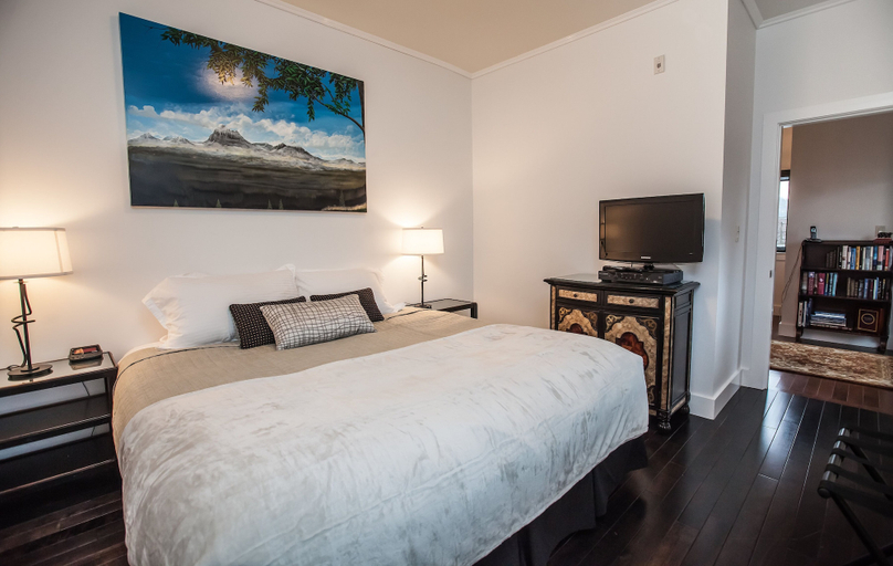 Bedroom 2, Alpenglow Penthouse by Revelstoke Vacations, Columbia-Shuswap