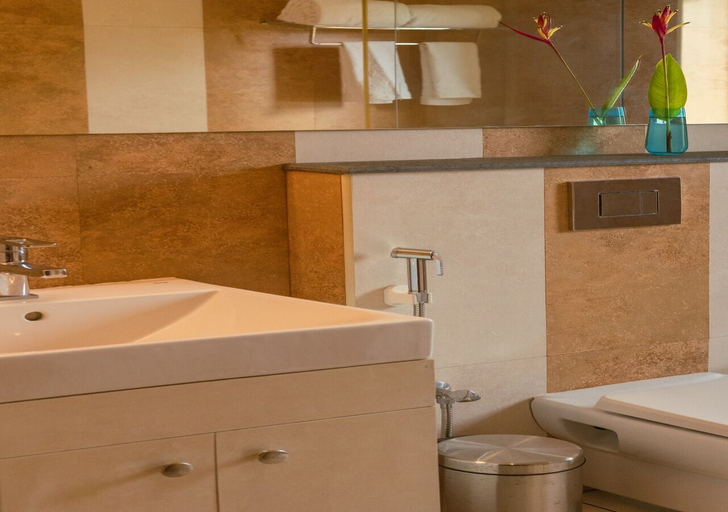Bathroom, BLUSALZ MANOR Waters Edge Kochi, Ernakulam