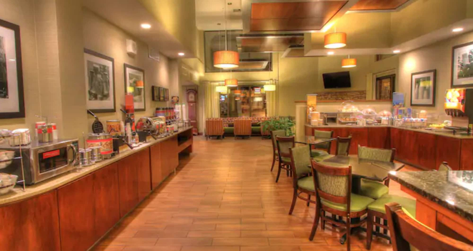 Food & Drinks 5, Hampton Inn Gatlinburg, Sevier