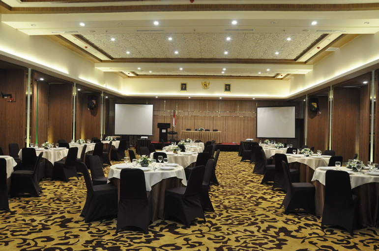 Business Facilities