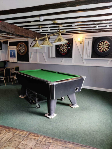Others 4, The White Lion, Lincolnshire