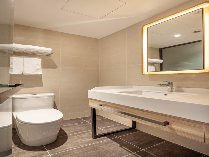Bathroom 4, Hanting Premium Hotel Qingdao Yongping Road Metro Station, Qingdao