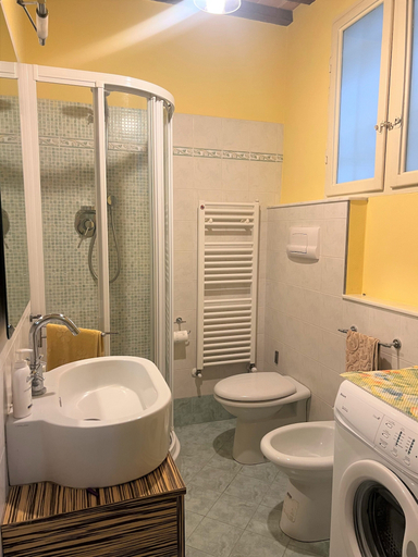 Bathroom 5, Lodge 19, Siena