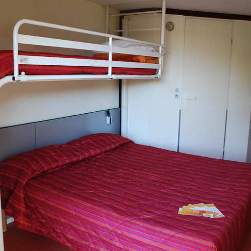 Bedroom 4, Premiere Classe Evreux, Eure