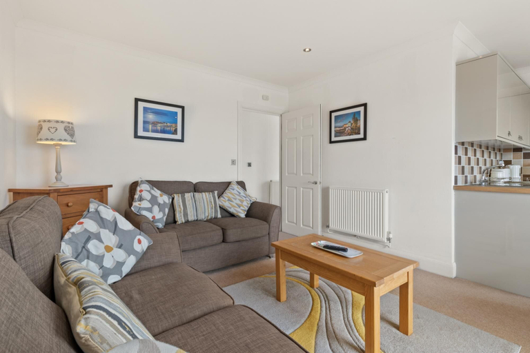 Others 4, Surf Deck - Lovely Apartment Spectacular Coastal Views Short Walk to Beach, Pembrokeshire