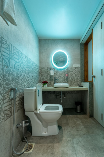 Bathroom 3, Moistin Hotel, Pune