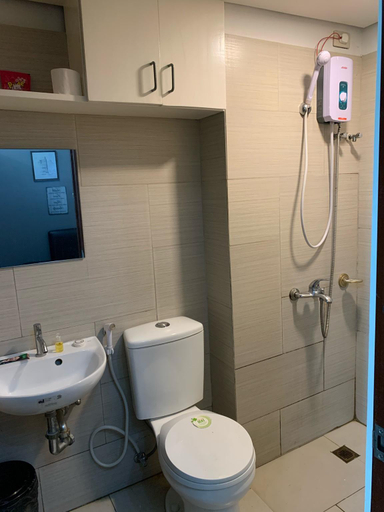 Bathroom 3, Anuva Condominium with Netflix, Muntinlupa