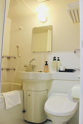 Bathroom 4, Phoenix Park Hotel, Nago