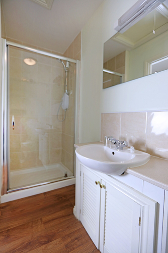 Bathroom 3, Hillhead Farm Lets, Stirling