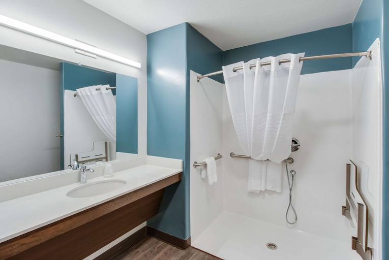 Bathroom 4, WoodSpring Suites Bakersfield Airport, Kern