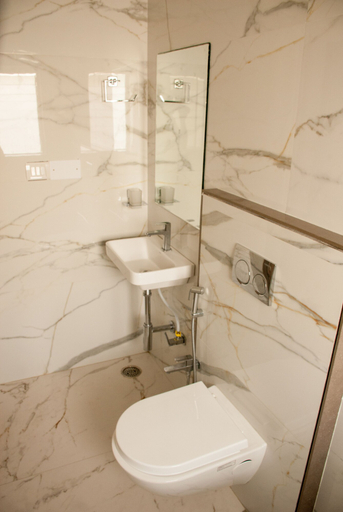 Bathroom 4, City Hotel, Mumbai City