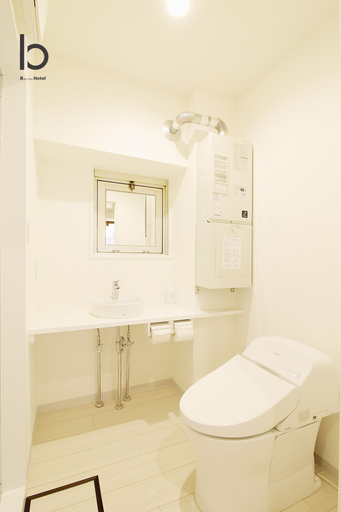Bathroom 3, Hanagin Building, Hiroshima