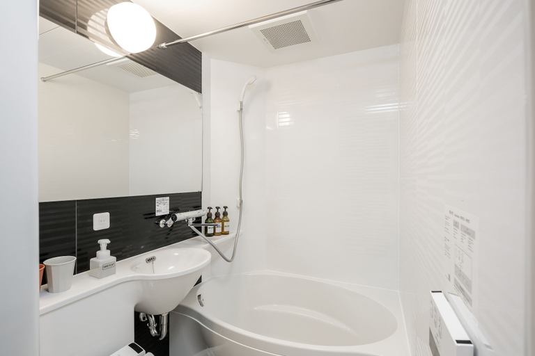Bathroom 5, M’s Hotel Nijojo Oike, Kyoto