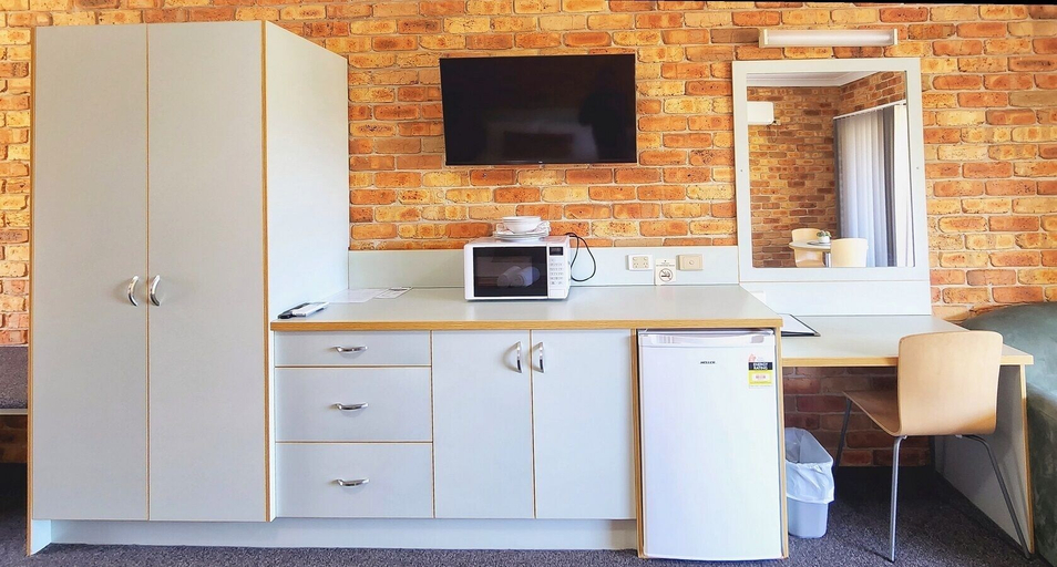 Others 5, Golf Club Motor Inn Wingham, Greater Taree