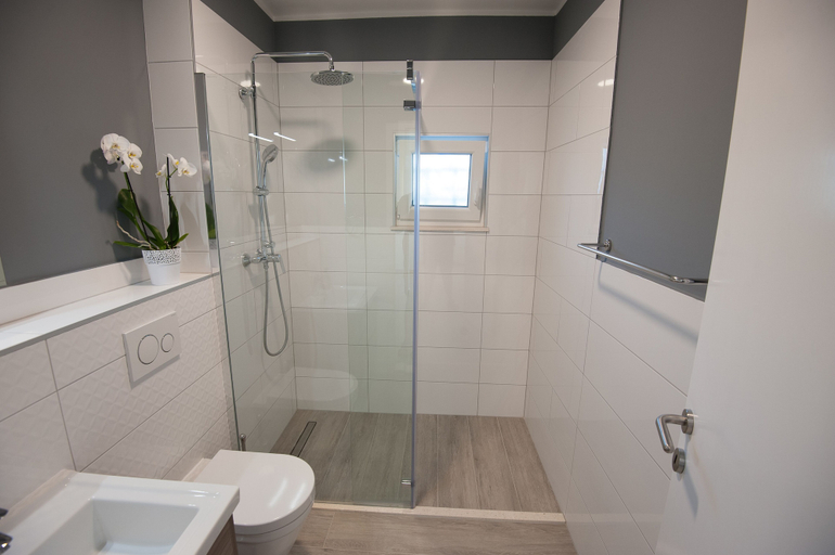 Bathroom 3, Seaside Luxury Suites, Podstrana