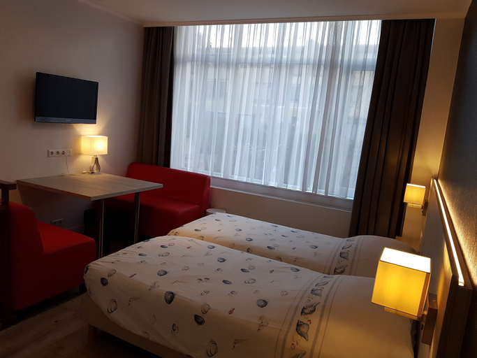 Bedroom 3, Hotel Bor Scheveningen, The Hague