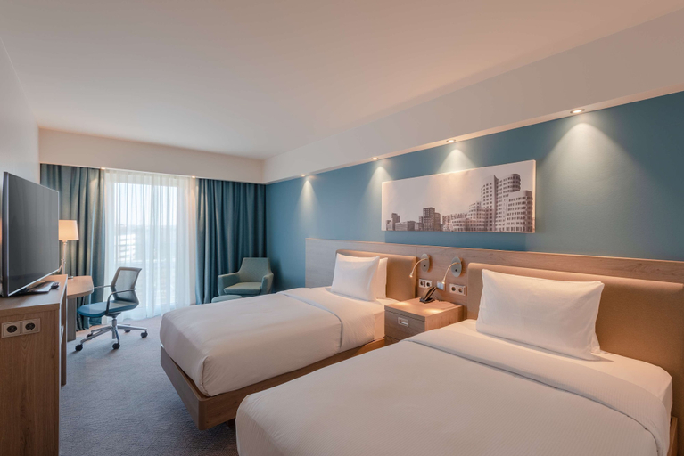 Bedroom 3, Hampton by Hilton Düsseldorf City Centre, Düsseldorf