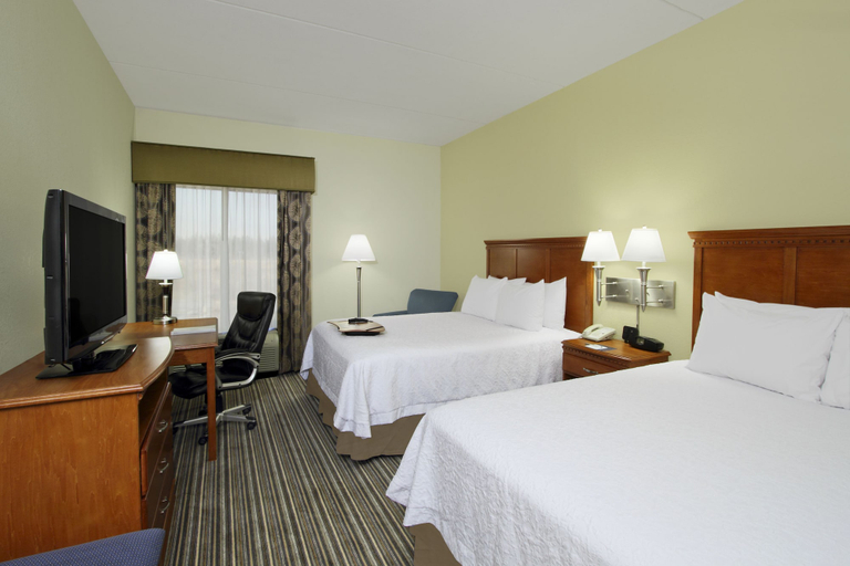 Bedroom 3, Hampton Inn Ashtabula, Ashtabula