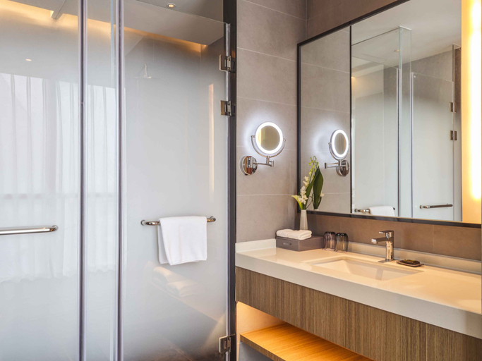 Bathroom 2, Novotel Shanghai Qingpu Excellence, Shanghai