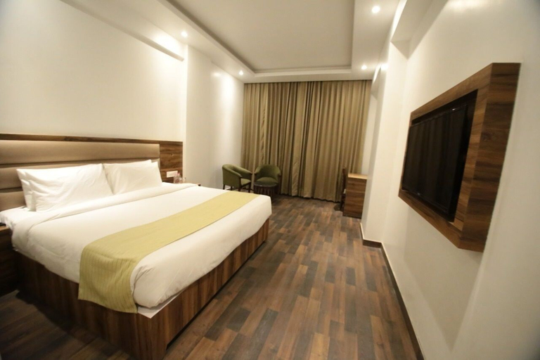 Bedroom 2, County Inn Hotel, Jaipur