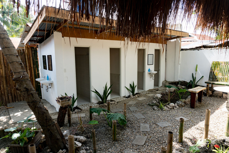 Exterior & Views 2, Crazy Bears Hostel, Moalboal