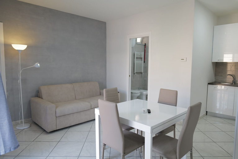 Others 5, Albergo 3 Torri, Caserta