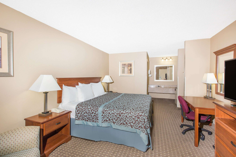 Bedroom 3, Days Inn by Wyndham Ripley, Lauderdale