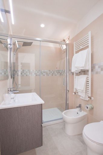 Bathroom 3, Approdo di Venere, Foggia