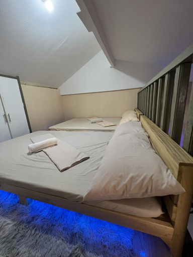 Bedroom 3, Loft Baler ideal for work from home setup, Baler