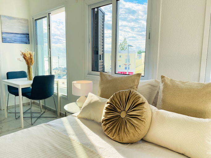 Others 5, Phaedrus Living Luxury Flat Lighthouse75