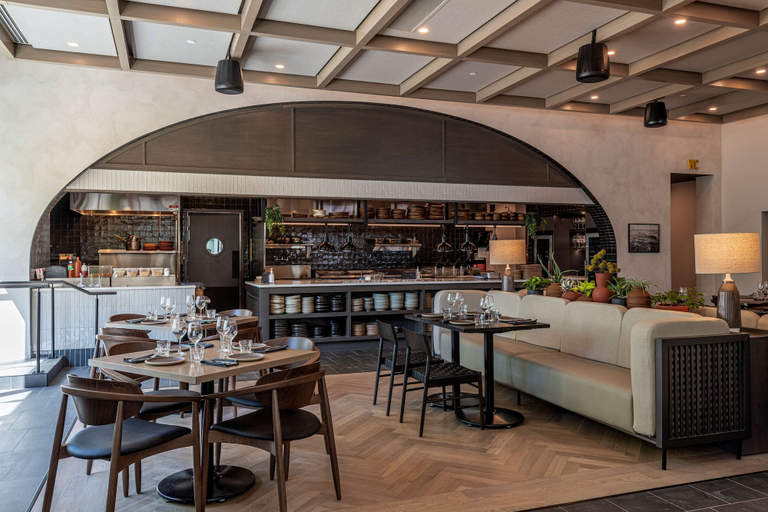 Food & Drinks 5, The Westley Hotel - Tapestry Collection by Hilton, Division No. 6