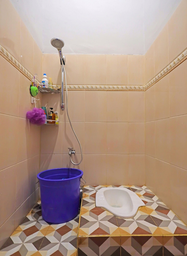 Bathroom, SPOT ON 92092 Wisma Nilam Sari Syariah, Batam