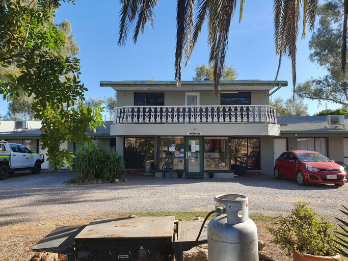 Exterior & Views 2, Alice Motor Inn, Alice Springs- Ross